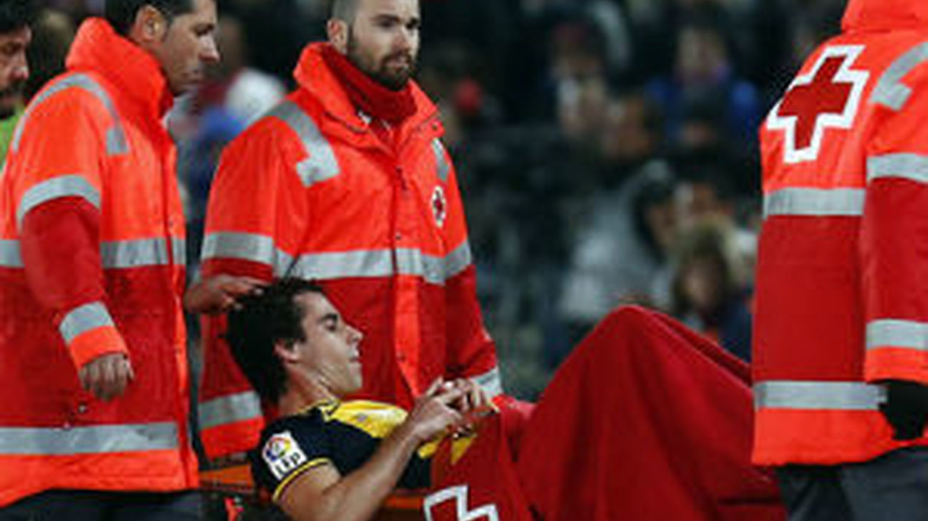 Tiago, esguince de rodilla y fractura de muñeca