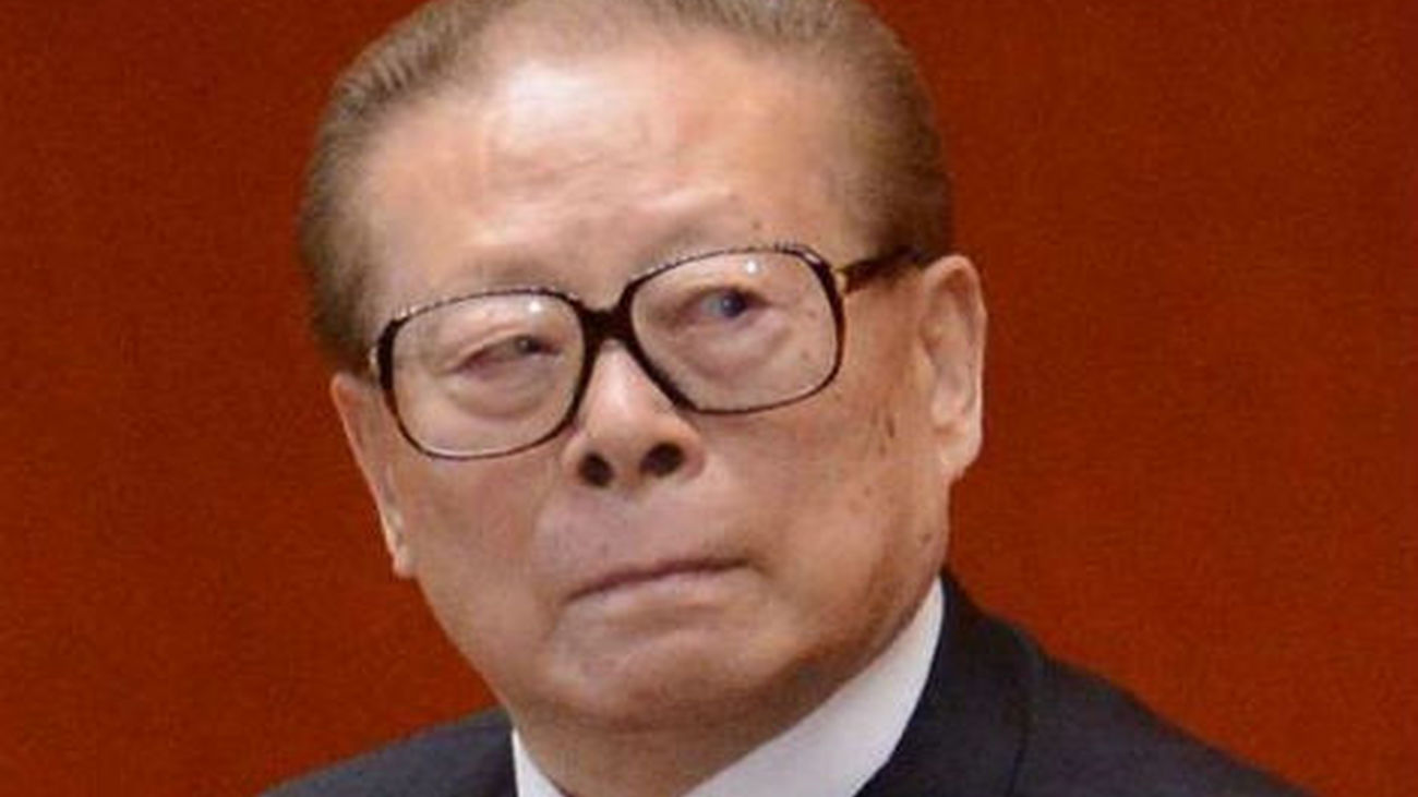 La Audiencia ordena el arresto del ex presidente chino por genocidio