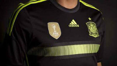España vestirá de negro en su segunda equipación