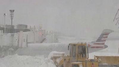 Al menos 9 muertos y miles de personas sin electricidad por tormenta en EEUU