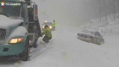 La tormenta 'Pax' se aleja tras helar las carreteras de la Costa Este de EEUU