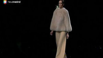 La capa, la piel y los tejidos masculinos perfilan las nuevas tendencias