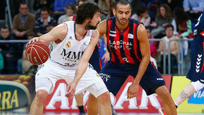 El Real Madrid gana al Laboral Kutxa (74-90) y Estudiantes al Valladolid(59-89)