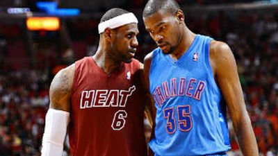 Durant y James lucharan por el MVP; Thunder y Heat por el título