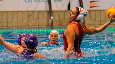 Madrid da la bienvenida a las campeonas del mundo de waterpolo