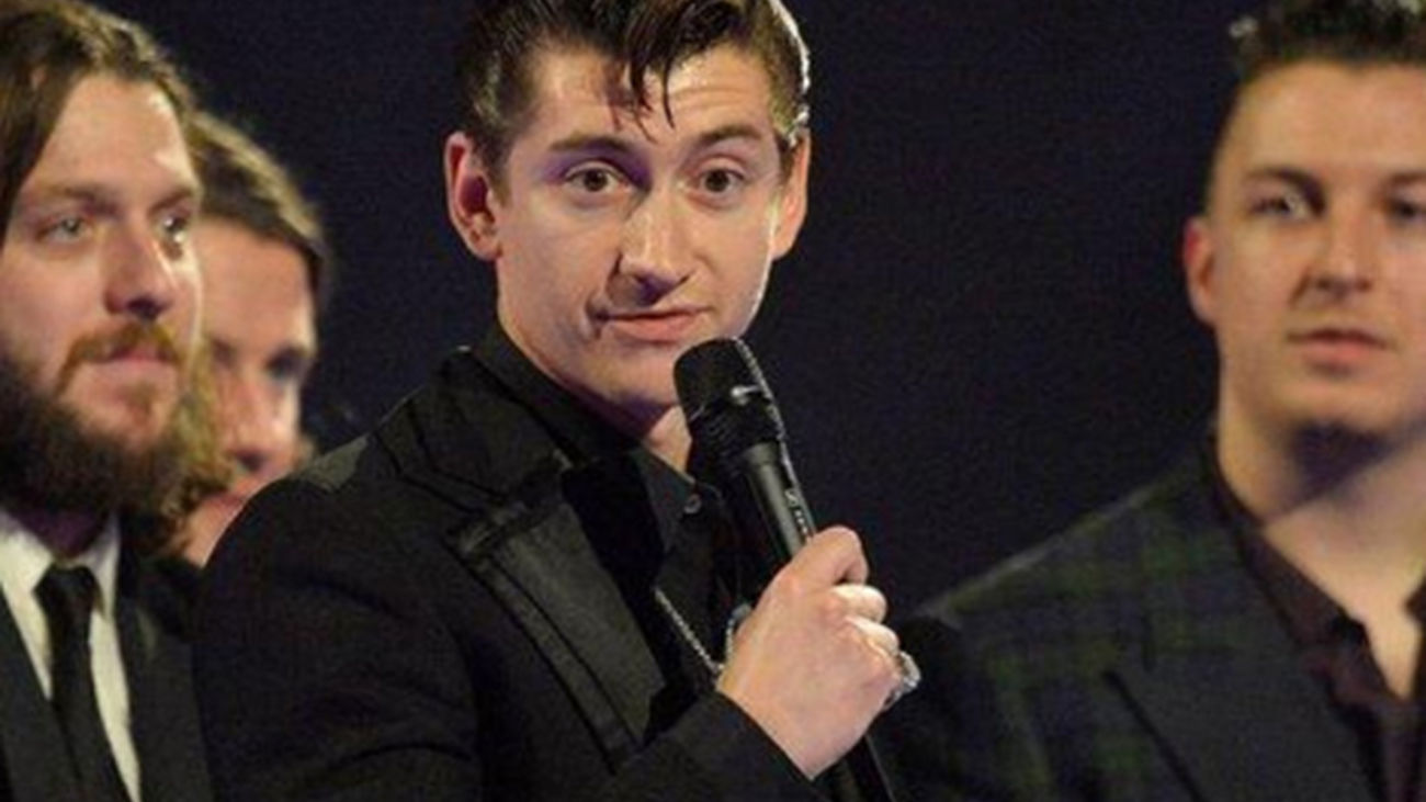 Arctic Monkeys y David Bowie triunfan en los Brit Awards 2014