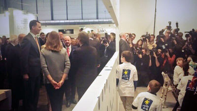 Los Príncipes inauguran fascinados  la 33 edición de ARCOmadrid