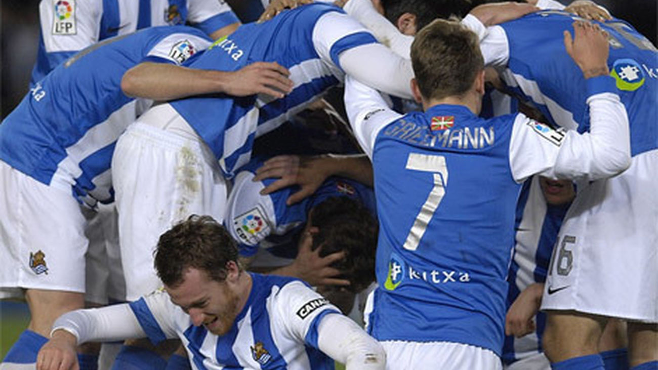 3-1. El Barcelona se deja en Anoeta el liderato que asalta el Real Madrid