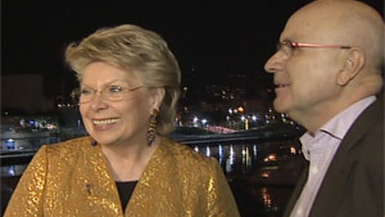 La Comisión Europea llama a negociar "sin líneas rojas" para que Cataluña siga en España