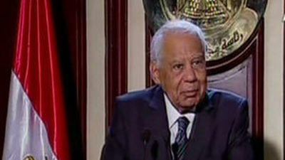 El gobierno egipcio presenta su dimisión