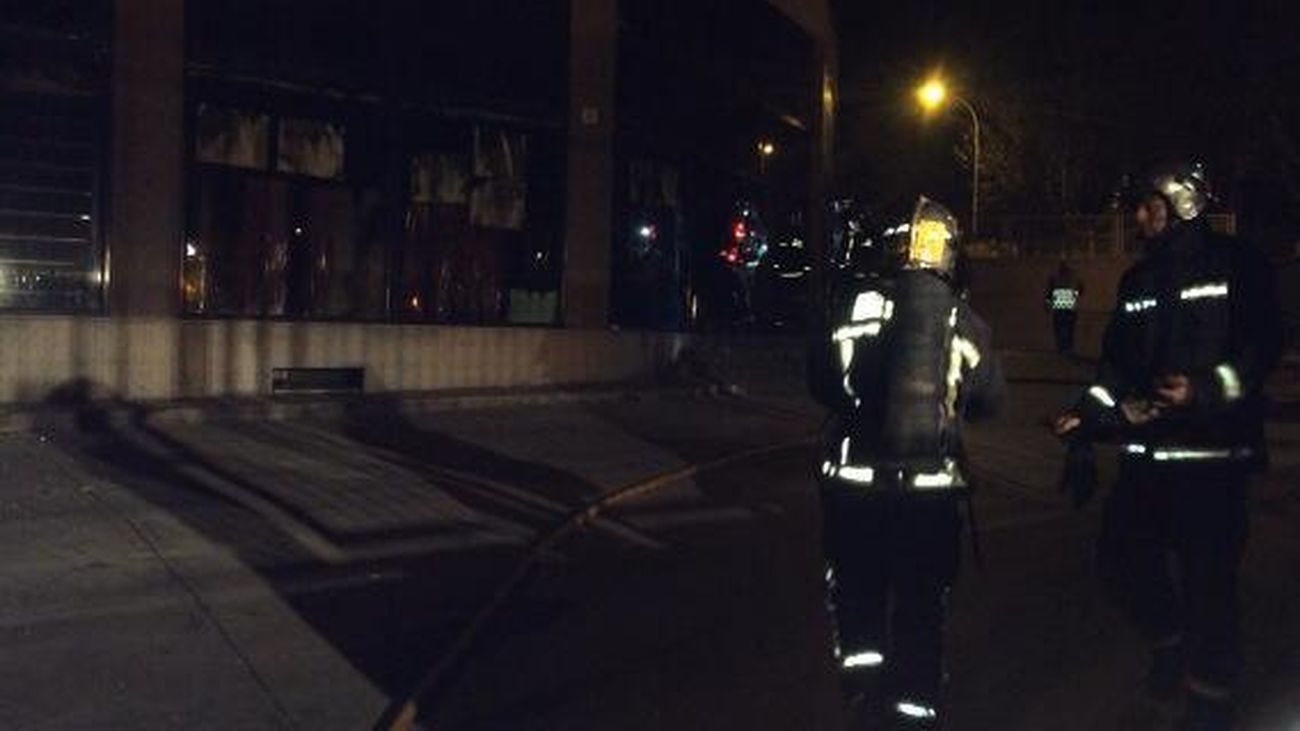 Extinguido el incendio, sin heridos, en una nave industrial en Navalcarnero