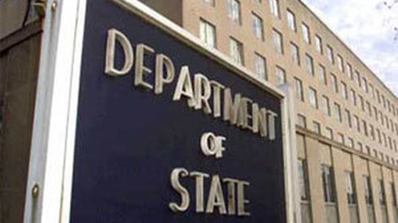 Estados Unidos responde a Venezuela y expulsa a tres diplomáticos