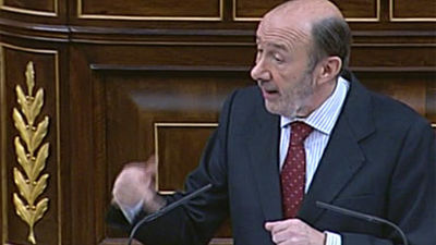 Rubalcaba: "Señor Rajoy, ¿en qué país vive usted?"
