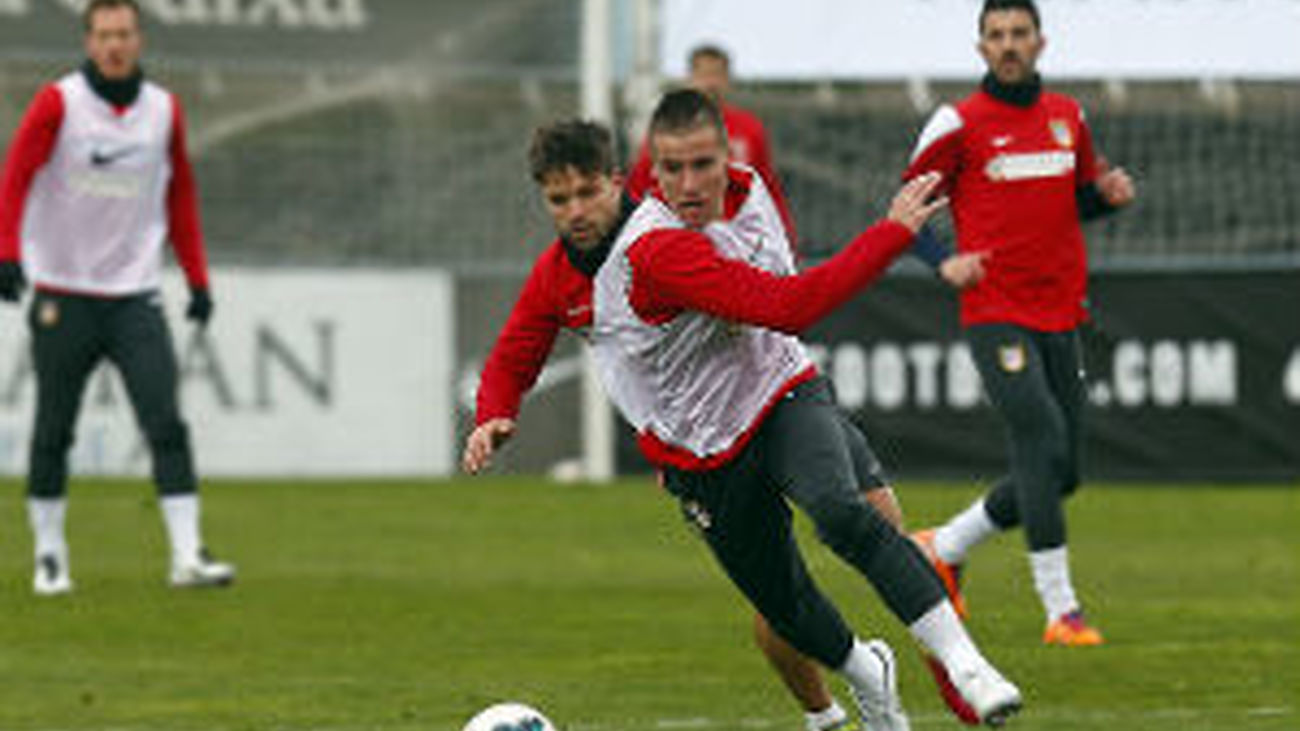 Simeone prueba para el derbi con Raúl García y sin Villa ni Diego