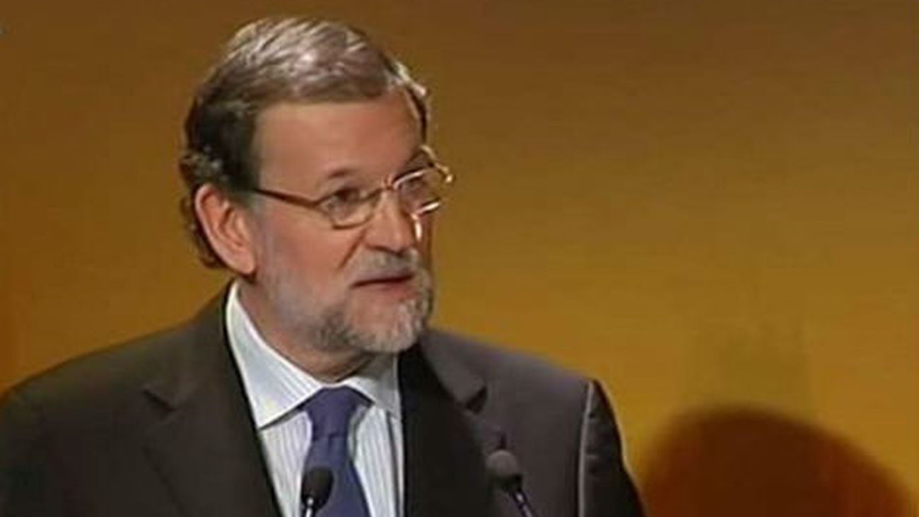 Rajoy dice que la "gran reforma" de la Constitución española "vendrá por Europa"
