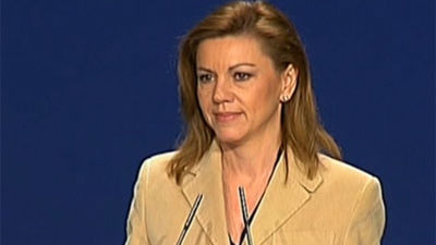 Cospedal pide a Moreno que no deje que nada le "desoriente"