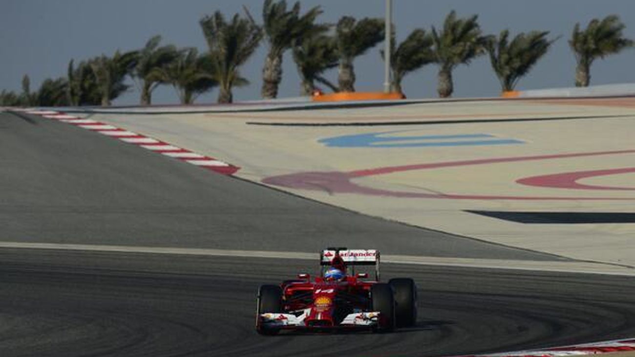 Alonso acaba los test de Baréin a un segundo de Hamilton