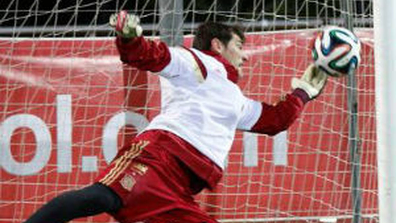 Casillas: Italia tiene una selección más floja que la anterior"