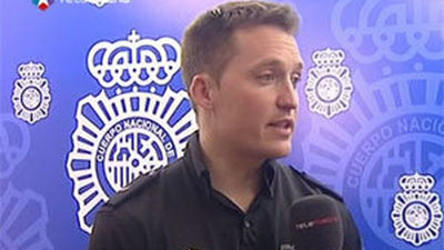 Un policía fuera de servicio salva a un hombre que cayó al Metro en Sol