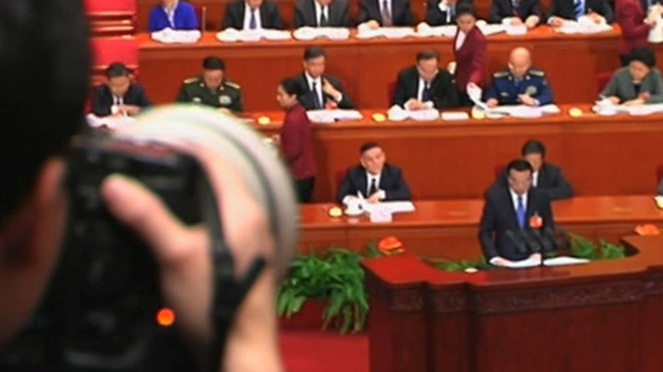 China prevé crecer un 7,5% en 2014 y aumentará un 12,2% su gasto de defensa