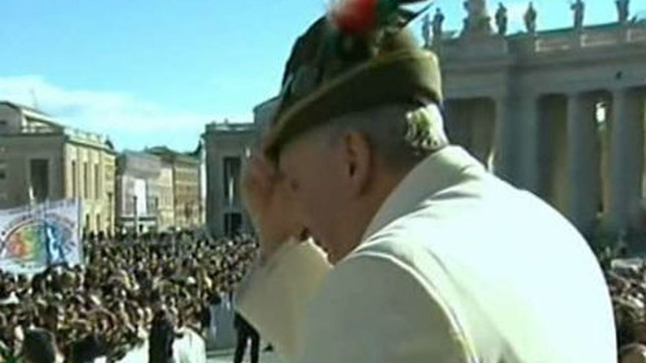 El Papa ve "ofensivo" que se le pinte como "una especie de Supermán