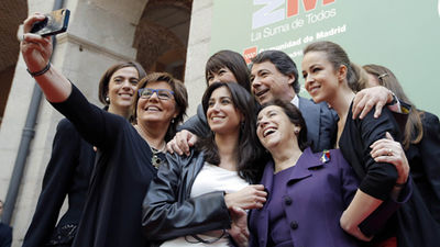 El término 'selfi', elegido palabra del año por la Fundación del Español Urgente