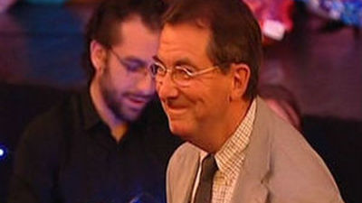 Banderas a media asta en el Teatro Real en señal de luto por Mortier