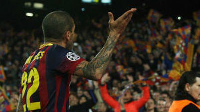 Dani Alves se encara con la afición del Barça