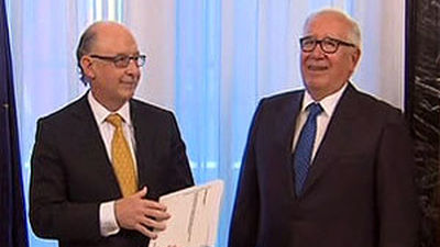 El comité de expertos entrega su propuesta de reforma fiscal al Gobierno