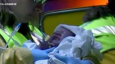 Una mujer da a luz en su coche con la ayuda de su marido y la del Samur por teléfono