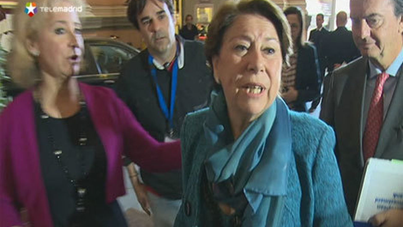 Magdalena Álvarez dice que no dimitirá y que demostrará la "injusticia" que sufre