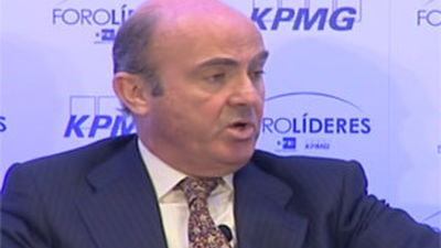 De Guindos prevé un avance de la economía de al menos un 0,2% hasta marzo