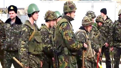 Ucrania autoriza el uso de armas a sus militares en Crimea