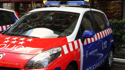 Pillados cuando intentaban sustraer dinero con tarjetas de crédito robadas en Majadahonda