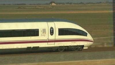 El AVE ganó 2,83 millones de nuevos viajeros en el primer año tras bajar los precios