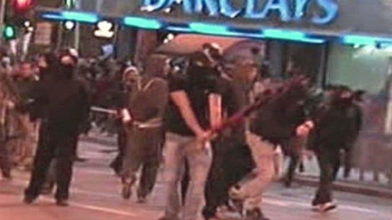 24 detenidos y más de 50 policías heridos en las cargas policiales en Colón