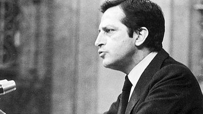 Varias calles están cortadas desde las ocho por el paso del féretro de Suárez