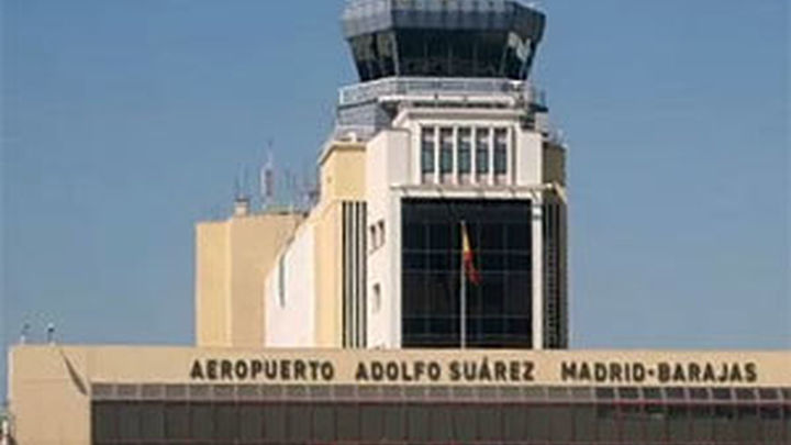 El aeropuerto Adolfo Suárez Madrid-Barajas ya luce su nuevo nombre en la T4