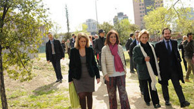 Ana Botella visita las obras de mejora y ajardinamiento en Arganzuela