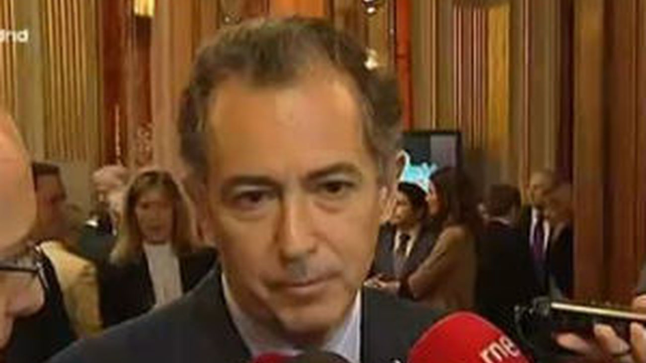 Madrid aconseja al Gobierno más austeridad y una bajada fiscal "importante"