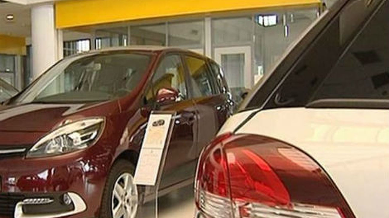El mercado automovilístico cierra el mejor julio desde 2009 con 100.000 unidades vendidas