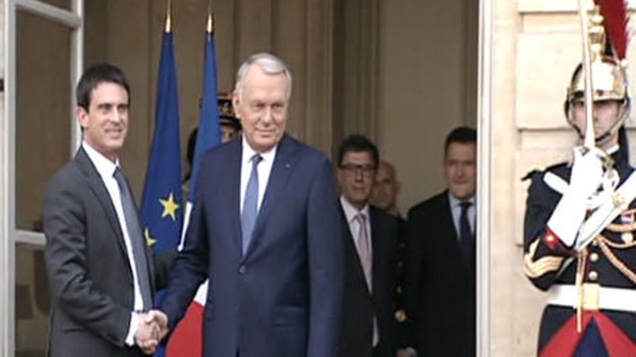 Valls asume como primer ministro francés