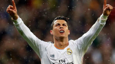 Cristiano hace historia el día de su centenario y da el susto