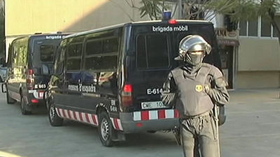 Dos muertos tras ser reducidos vuelven a situar a los Mossos en el punto mira