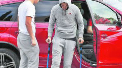 Jesé, con una infección en su rodilla, regresa a Alemania