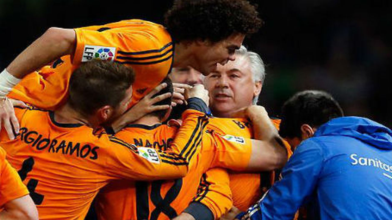 0-4. El Real Madrid se aferra a la Liga con una goleada en Anoeta