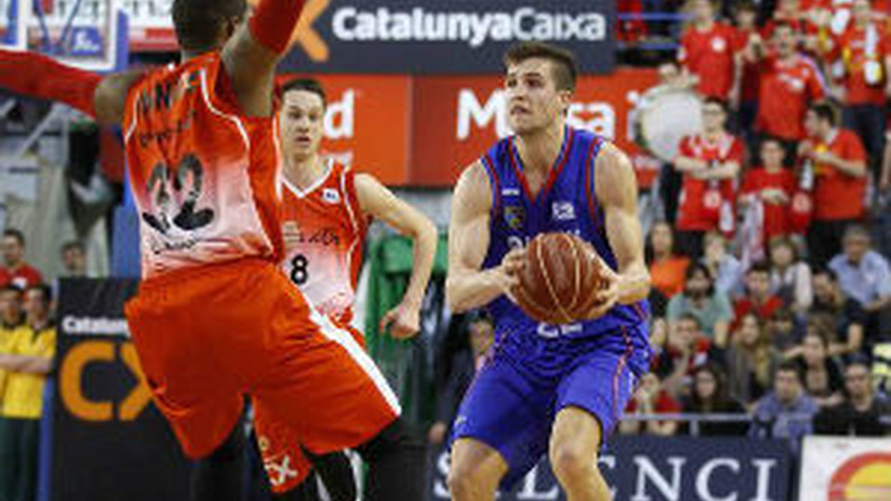 Estudiantes gana al Manresa y Fuenlabrada al Joventut