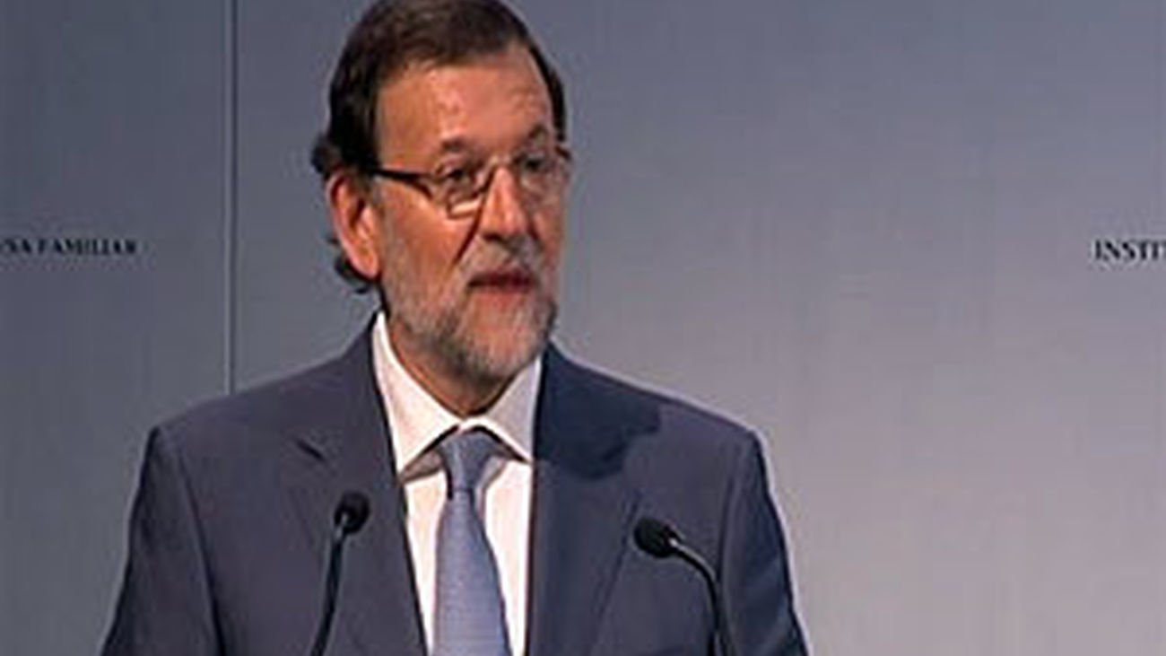 Rajoy a Mas: "Las cosas se resuelven dialogando, no con contratos de adhesión"