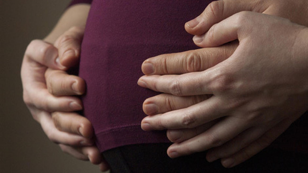 Anulada la prueba de una opositora obligada a examinarse a punto de dar a luz
