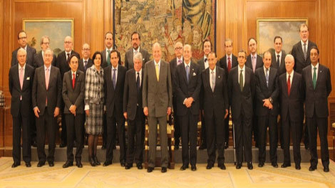 El Rey con los miembros de CEIM